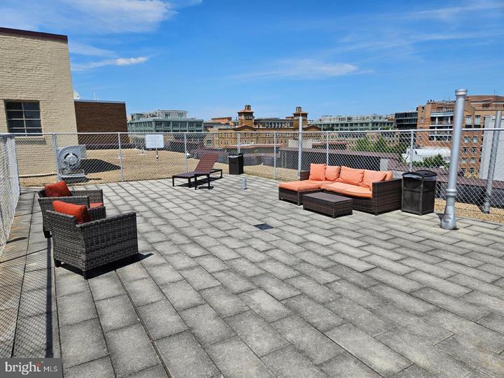 Panoramic Views_RoofTop Deck2 - 1010 25th St NW