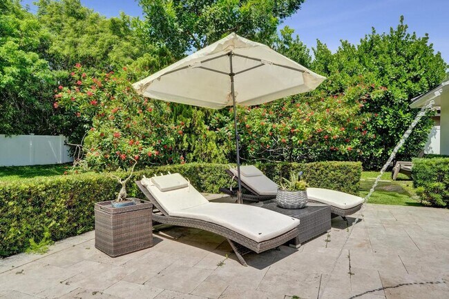 Building Photo - Boca Raton Beautifully Updated 4 Bedroom Pool Home