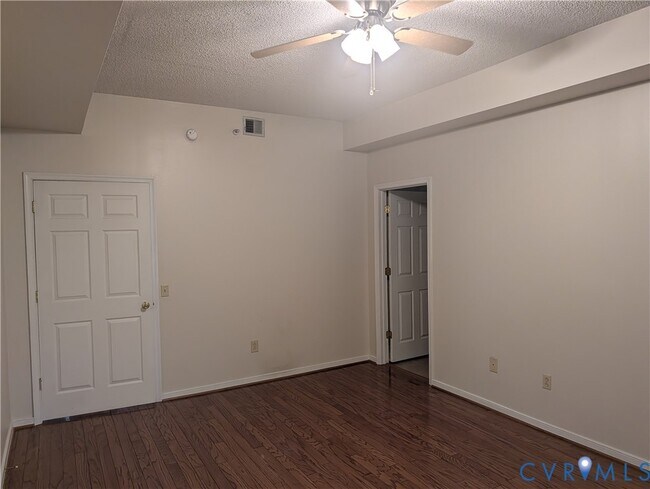 Building Photo - 301 Beacon Ridge Dr