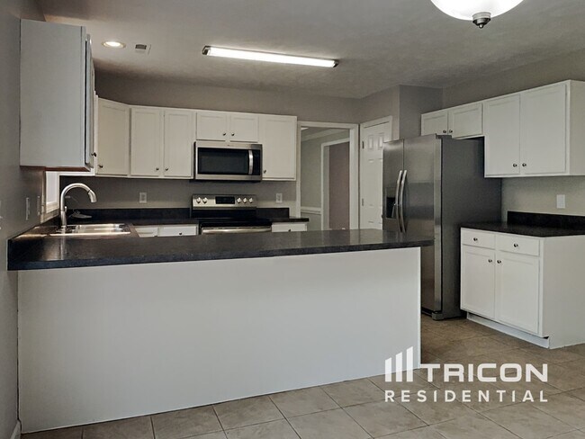 Building Photo - 82 Hester Pl