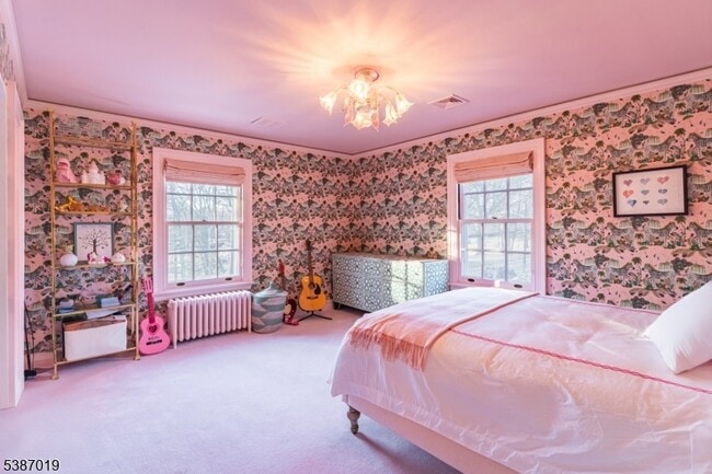 Building Photo - 655 Lake St