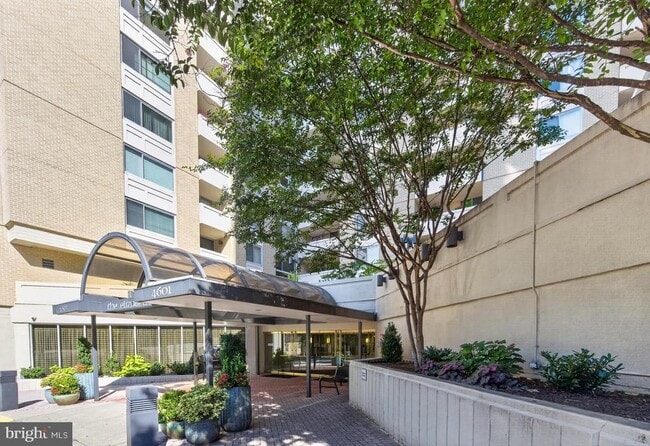 Building Photo - 4601 N Park Ave