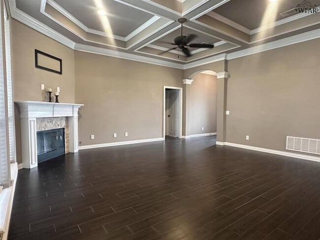 Building Photo - 5016 Southfork Dr