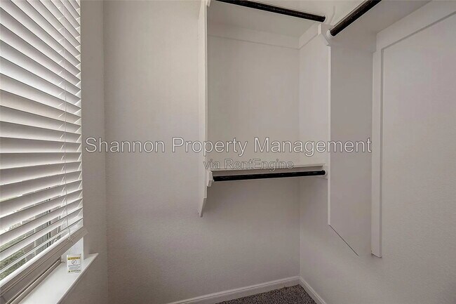 Building Photo - 2559 Terrace Point Dr