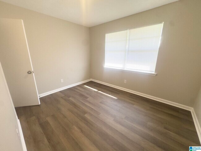 Building Photo - 436 Henry St