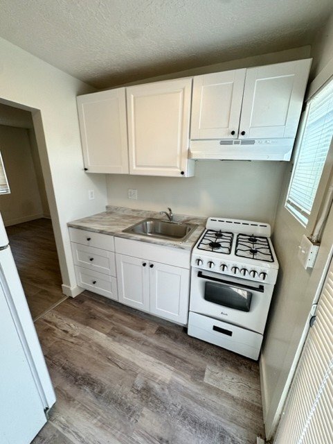 Building Photo - 500 S Main St