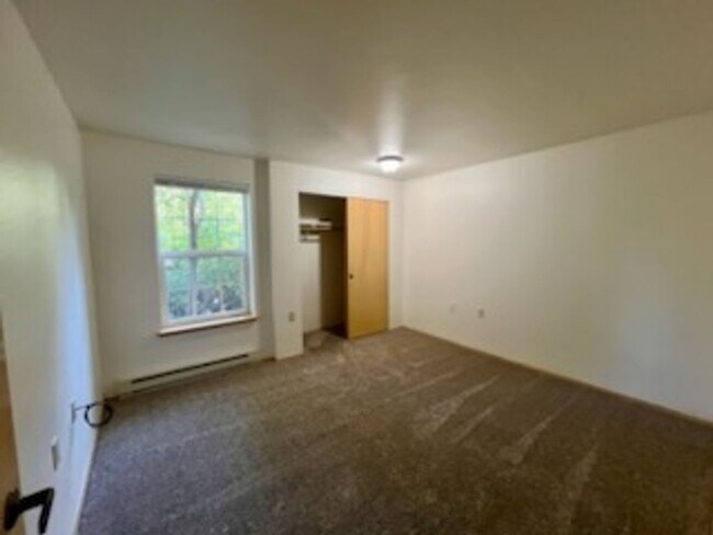Building Photo - 1409 Bradley Ln