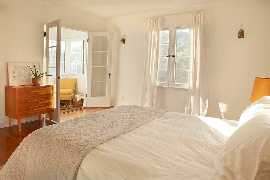 Building Photo - 2415 Meadow Valley Ter