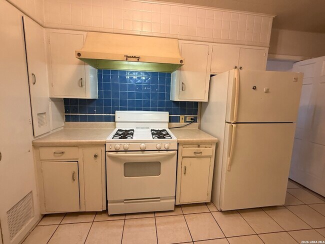 Building Photo - 374 Meredith Dr