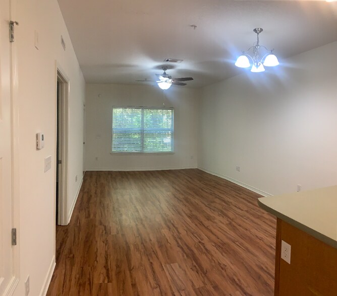 Building Photo - 4672 Crossing Ct