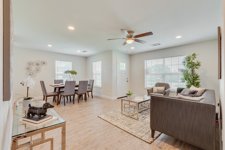 Building Photo - 380 Railroad Ave