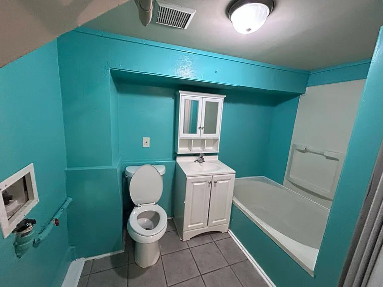 Building Photo - 1320 Brown St