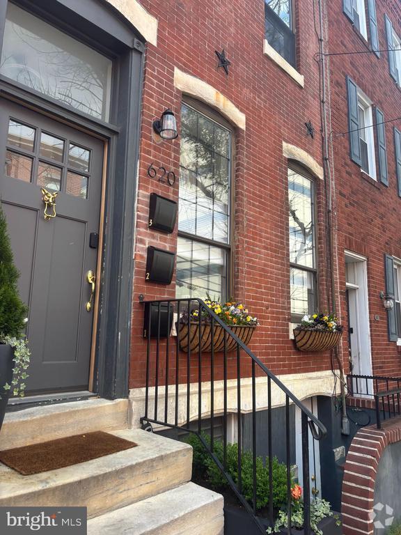 Building Photo - 620 S 19th St