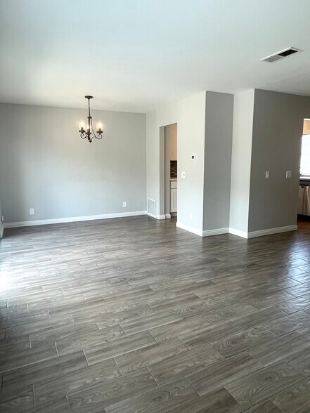 Building Photo - 1325 Cheltenham Ln