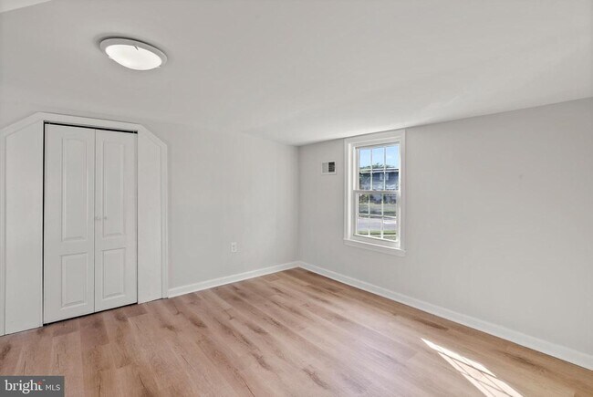 Building Photo - 3301 Sollers Point Rd