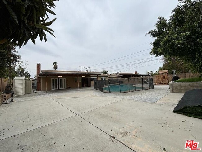 Building Photo - 13047 N Macneil St