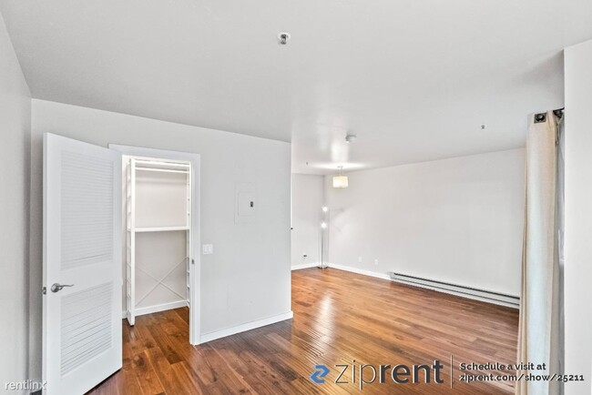 Building Photo - Studio, 1 bath Condo - 6400 Christie Ave, ...