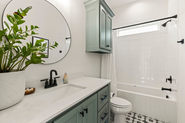 Building Photo - 1901 Plaza District Dr