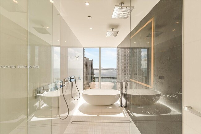 Building Photo - 300 Biscayne Blvd Way
