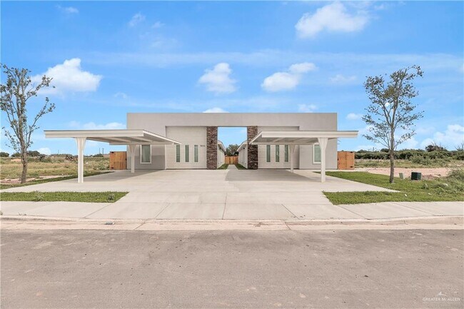 Building Photo - 16 Ozark Ave