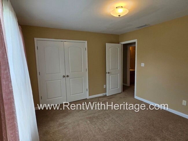 Building Photo - Gorgeous 5bd /3.5 bath Home/ Upgrades Galore/ Attention to Detail/ Great Location