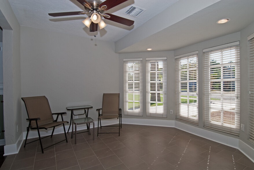 Entrance through French doors (turret) - 60 W Lewis Ave