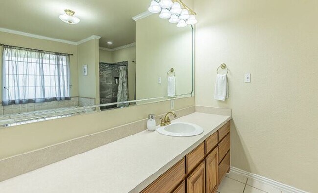 Building Photo - Executive Home for Rent 7 Acres with Resort Style Amenities