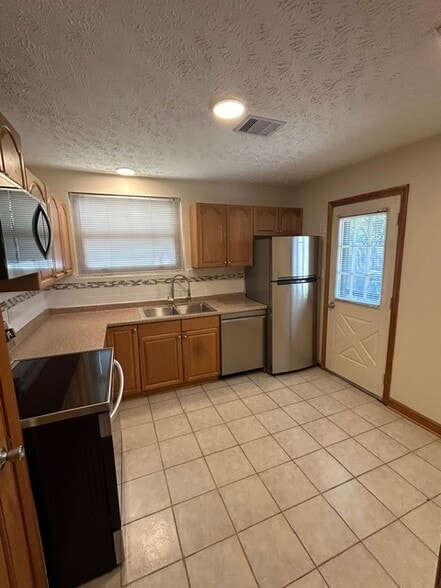 Building Photo - 5215 Wyandot Pl