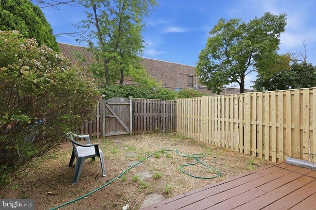 Building Photo - 8013 Dayspring Ct