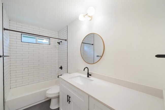 Building Photo - 4707 Alta Loma Dr