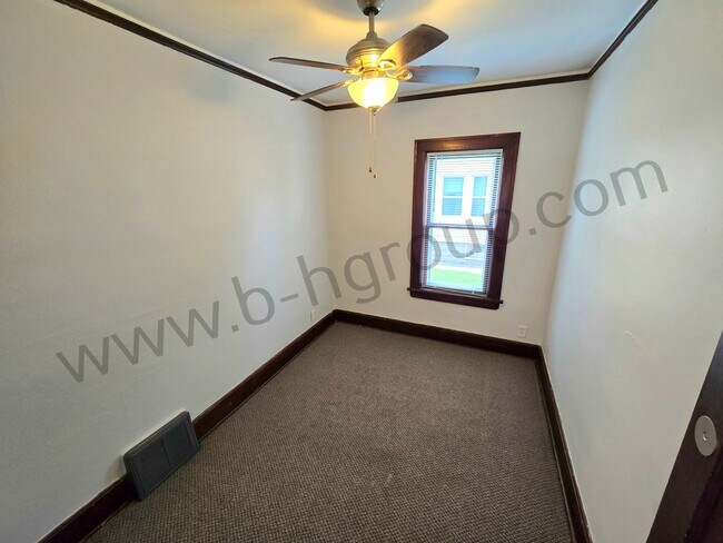 Building Photo - 4529 18th Ave