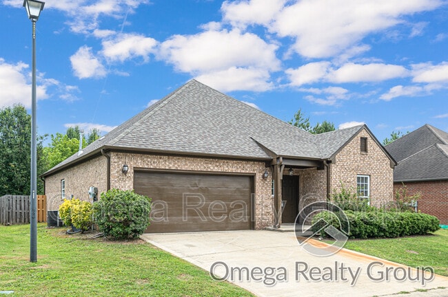 Building Photo - 252 Chesser Park Dr