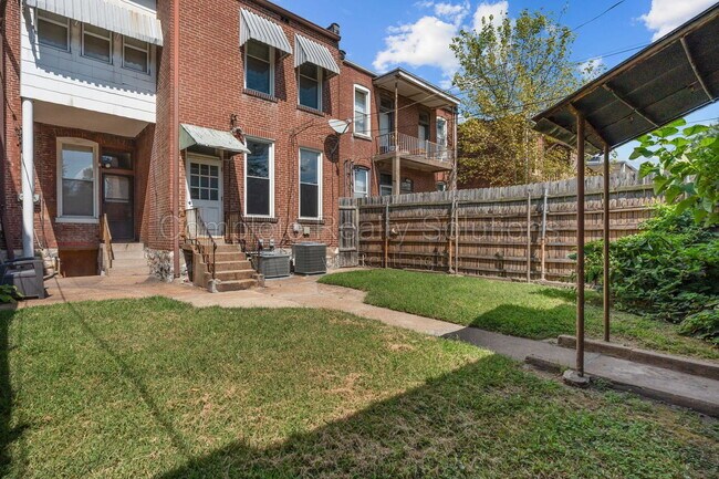 Building Photo - 2846 Wyoming St