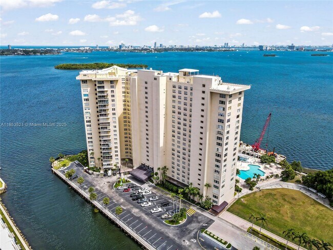 Building Photo - 11111 Biscayne Blvd