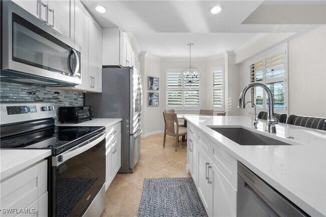 Building Photo - 9727 Acqua Ct