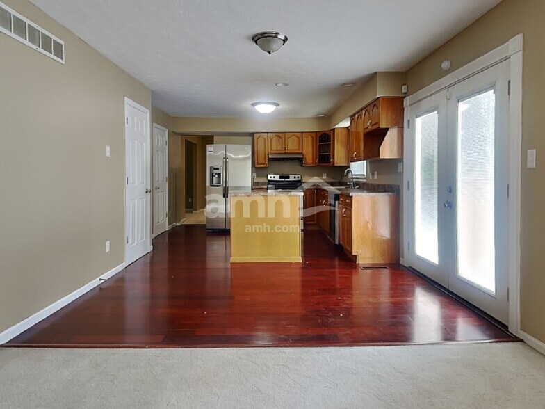 Building Photo - 643 Cassel Creek Dr
