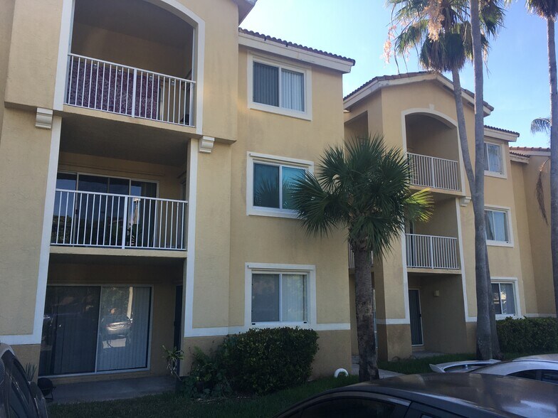 Building Photo - 2600 University S Dr