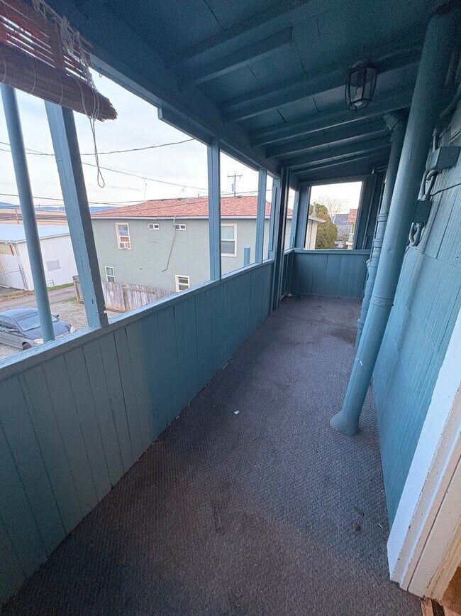 Building Photo - 440 N Grape St