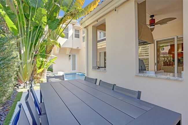 Building Photo - 20824 NE 37th Ave