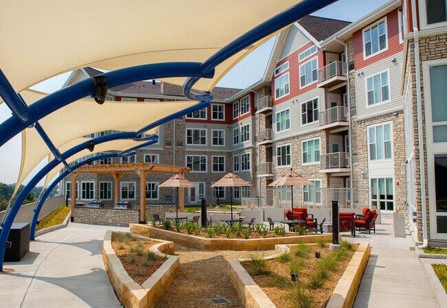Building Photo - The Legends of Apple Valley 55+ Apartments