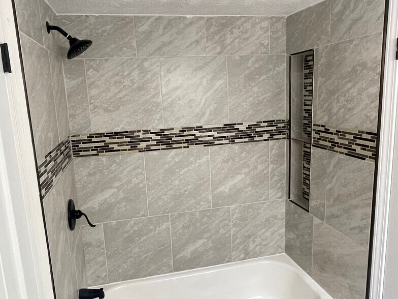 Building Photo - 6434 Woodstone Ter