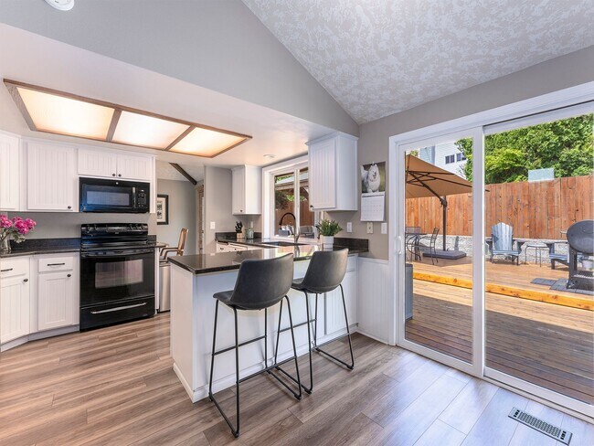 Building Photo - 11811 SE Koala Dr