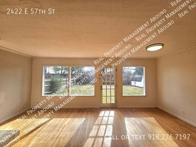 Building Photo - 2422 E 57th St