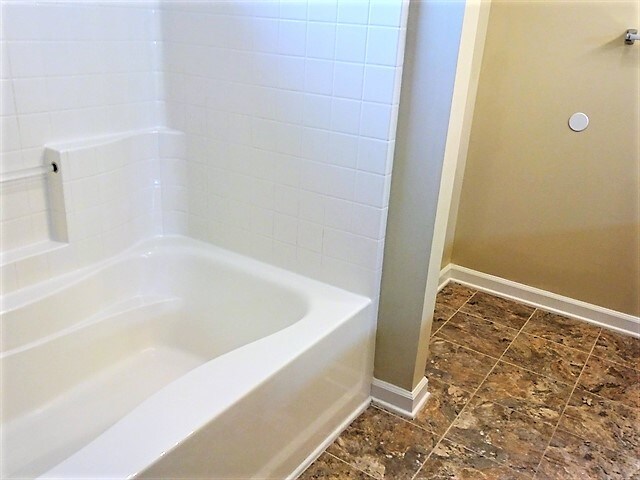 Building Photo - 214 Clay Thorn Ct