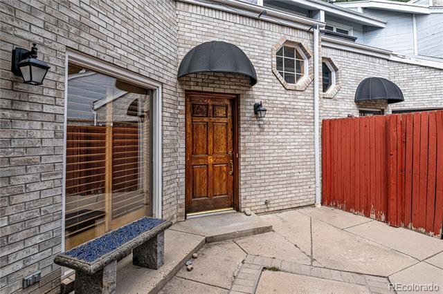 Building Photo - 541 Monroe St