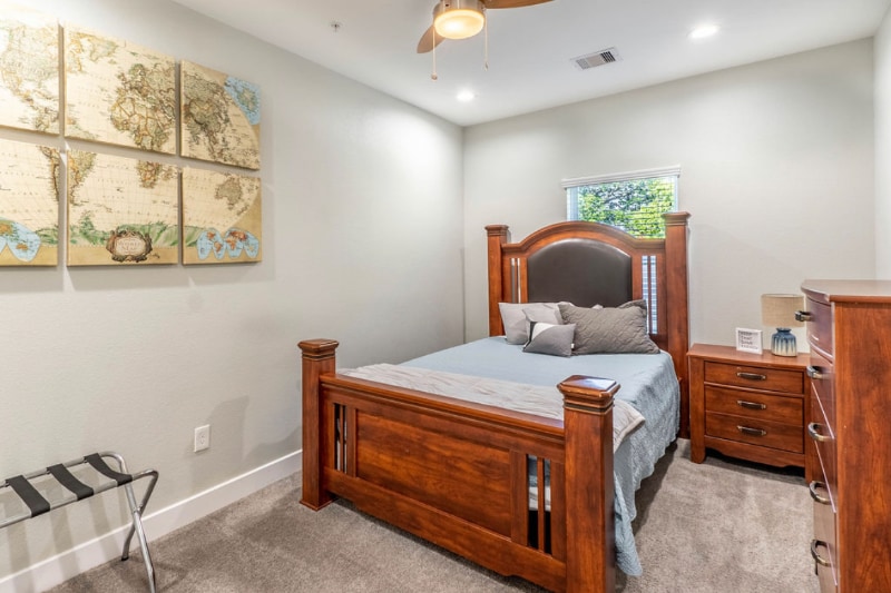 Building Photo - 144 W 5th St