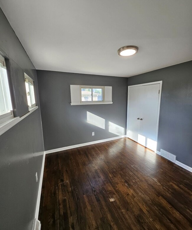 Building Photo - Beautiful Mission Duplex — Hardwood Floors...