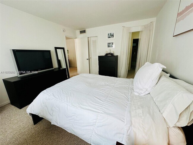 Building Photo - 1025 Alton Rd