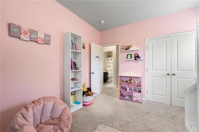 Building Photo - 2170 Trelipe Dr