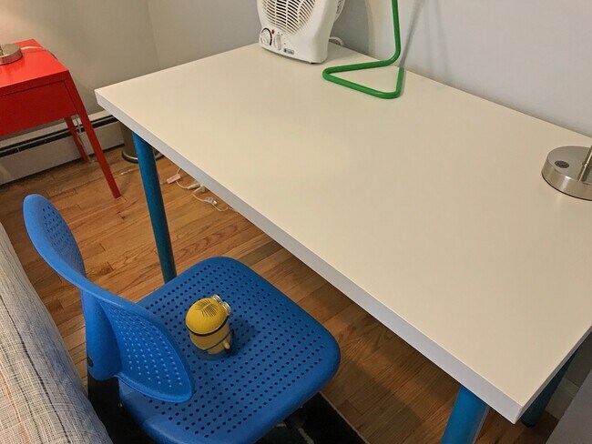 Building Photo - 131 W 8th St